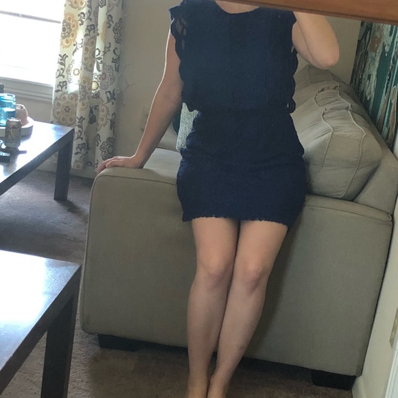 Blue lace dress - Picture 1 of 5